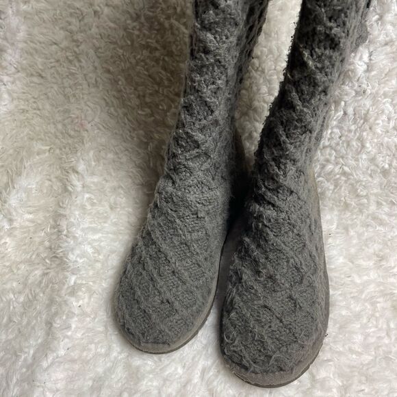 UGG AUSTRALIA Lattice Cardy Genuine Sheepskin Knit Tall Gray Boots big girl SZ4 - Picture 3 of 12